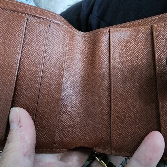 Louis Vuitton compact zipped wallet - Picture 5 of 12